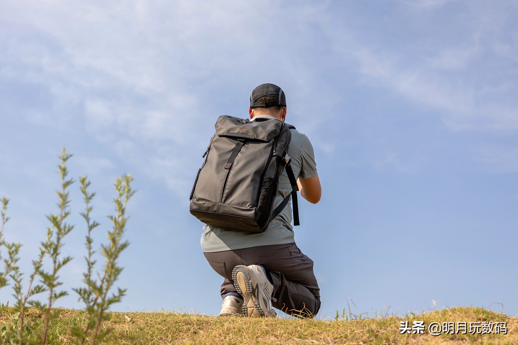 光影行星双肩包男200,类似于光影行星的双肩包