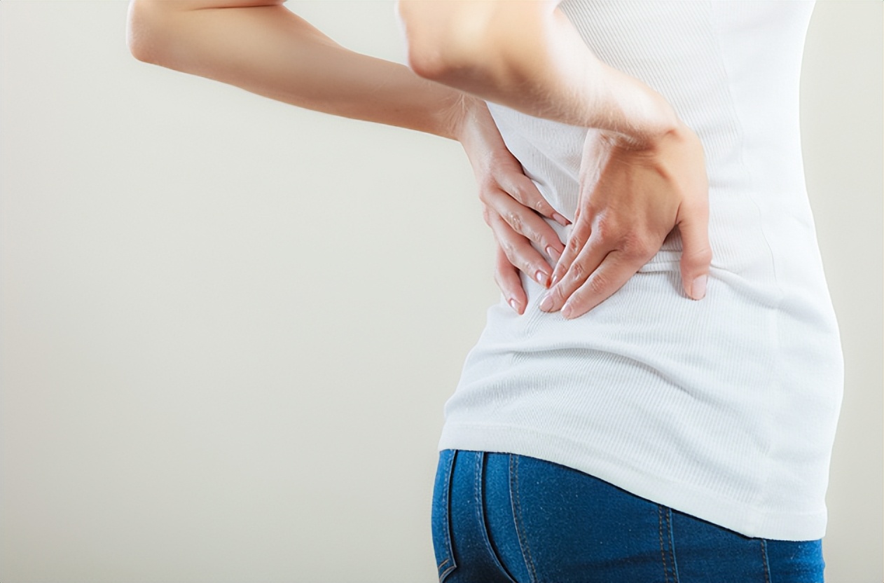 生孩子顺产肚子疼还是腰疼,生完小孩妈妈腰疼腰直不起来