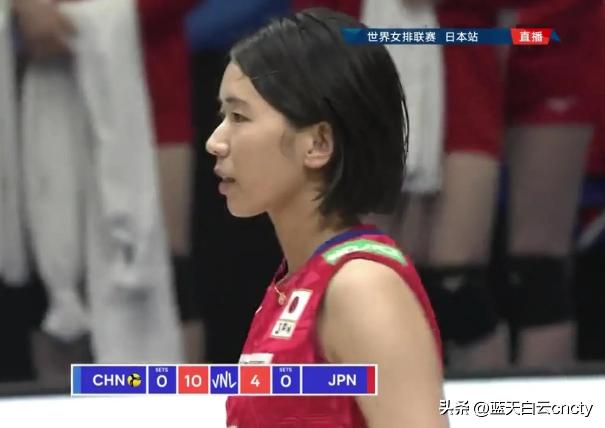 大快人心的比赛,4连胜世联赛中国女排3-0横扫日本