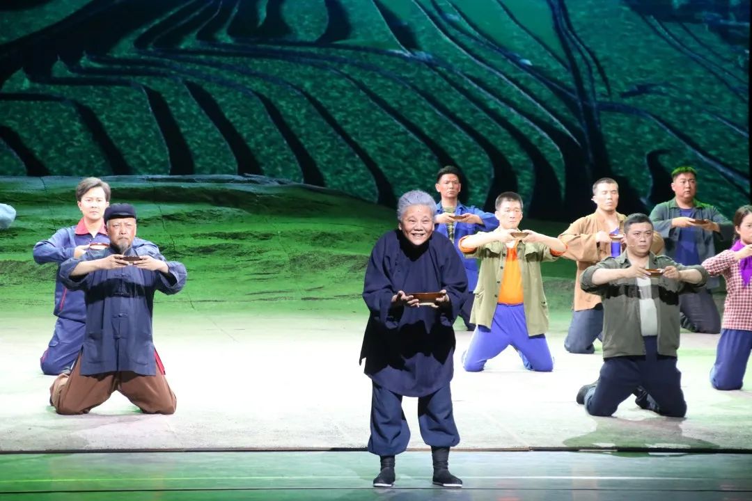 绮変笣瑙傜湅婕斿嚭瑙嗛,绮変笣瑙傚奖娲诲姩