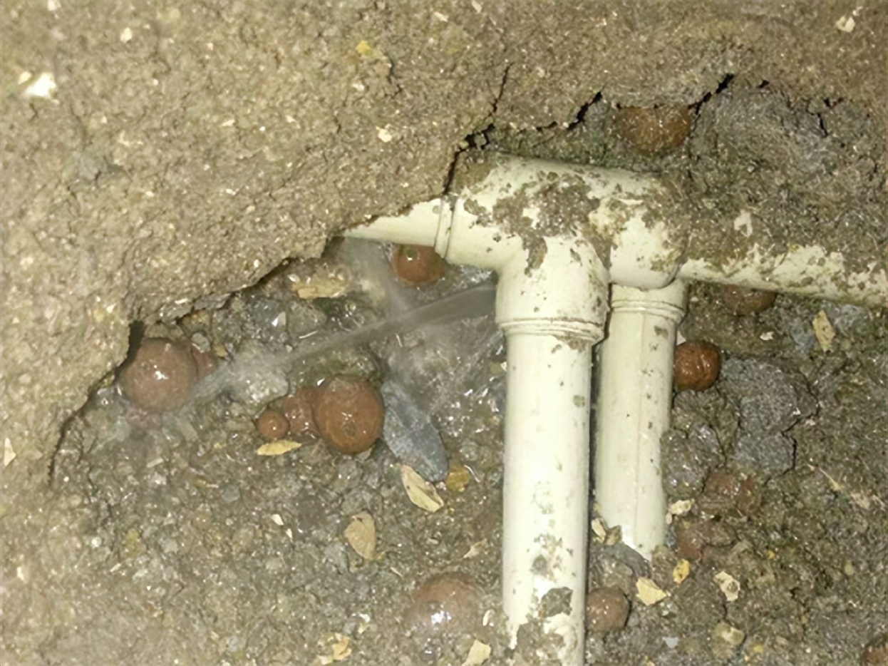 pvc管道接头漏水怎么解决,pvc管道漏水如何快速补漏