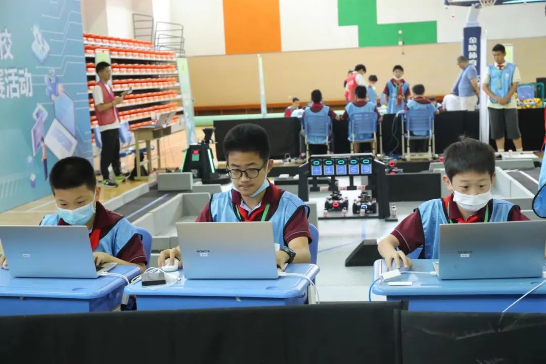 机甲大师陆空超级对抗赛,大疆机甲大师出击陆空协同作战