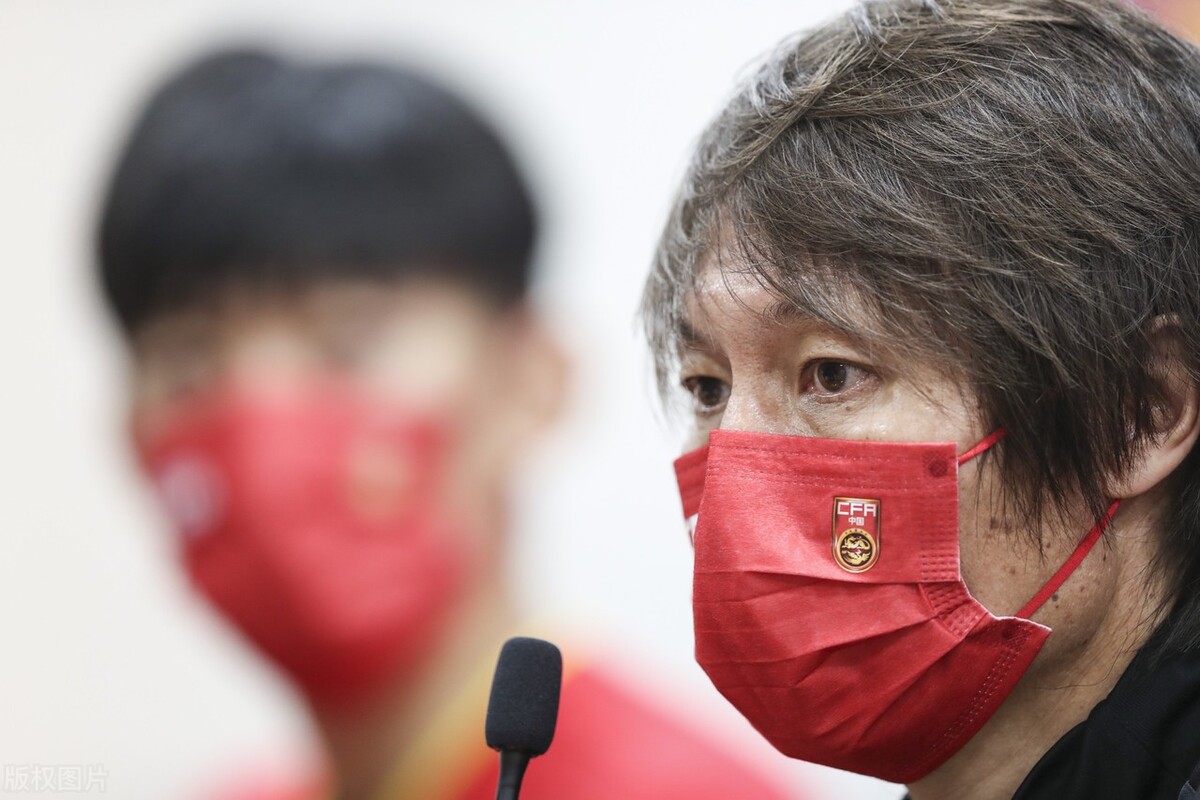 李铁被查后！曝国足3大蛀虫被揪出，一桌都坐不下，足协或换帅
