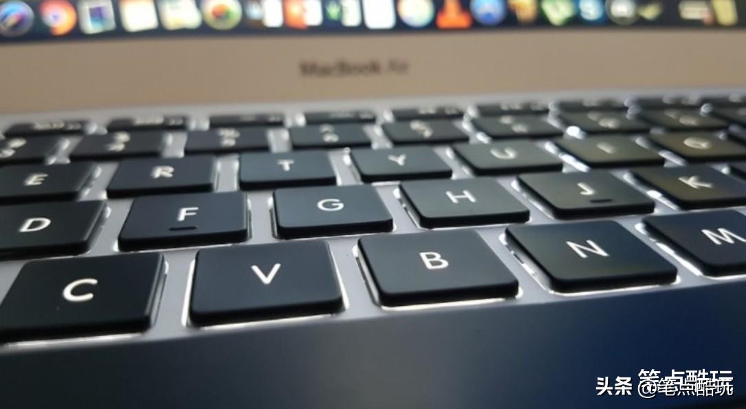 windows10怎么设置任务栏图标,windows10任务栏怎么调整到中间