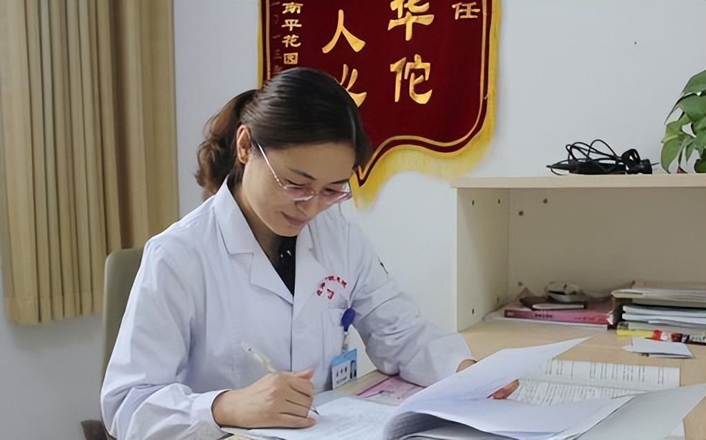 女性最佳绝经年龄专家权威公布,女性最佳的“绝经期”被公布