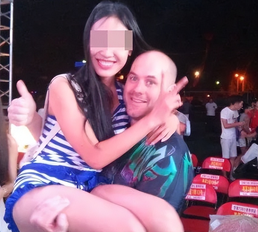交往1242名中国女友，老外梅纳德卖视频照片，传授泡中国女孩经验