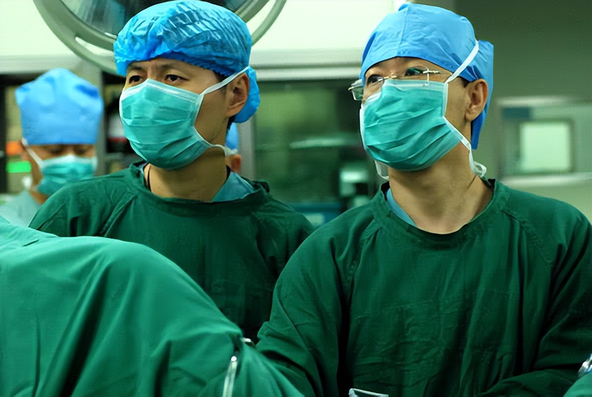 正经提醒：进行4种手术时，可能需要全身裸露！男女都要了解