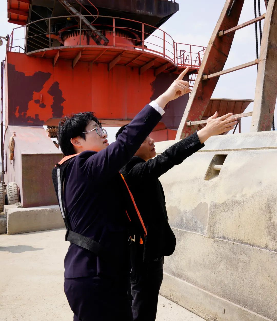 海上非法采砂处罚依据,海警查获特大非法采砂案例