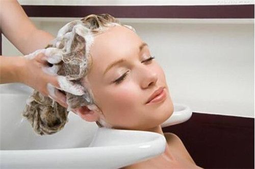 烫染多少次发质会变差,烫染后发质干枯怎么补救