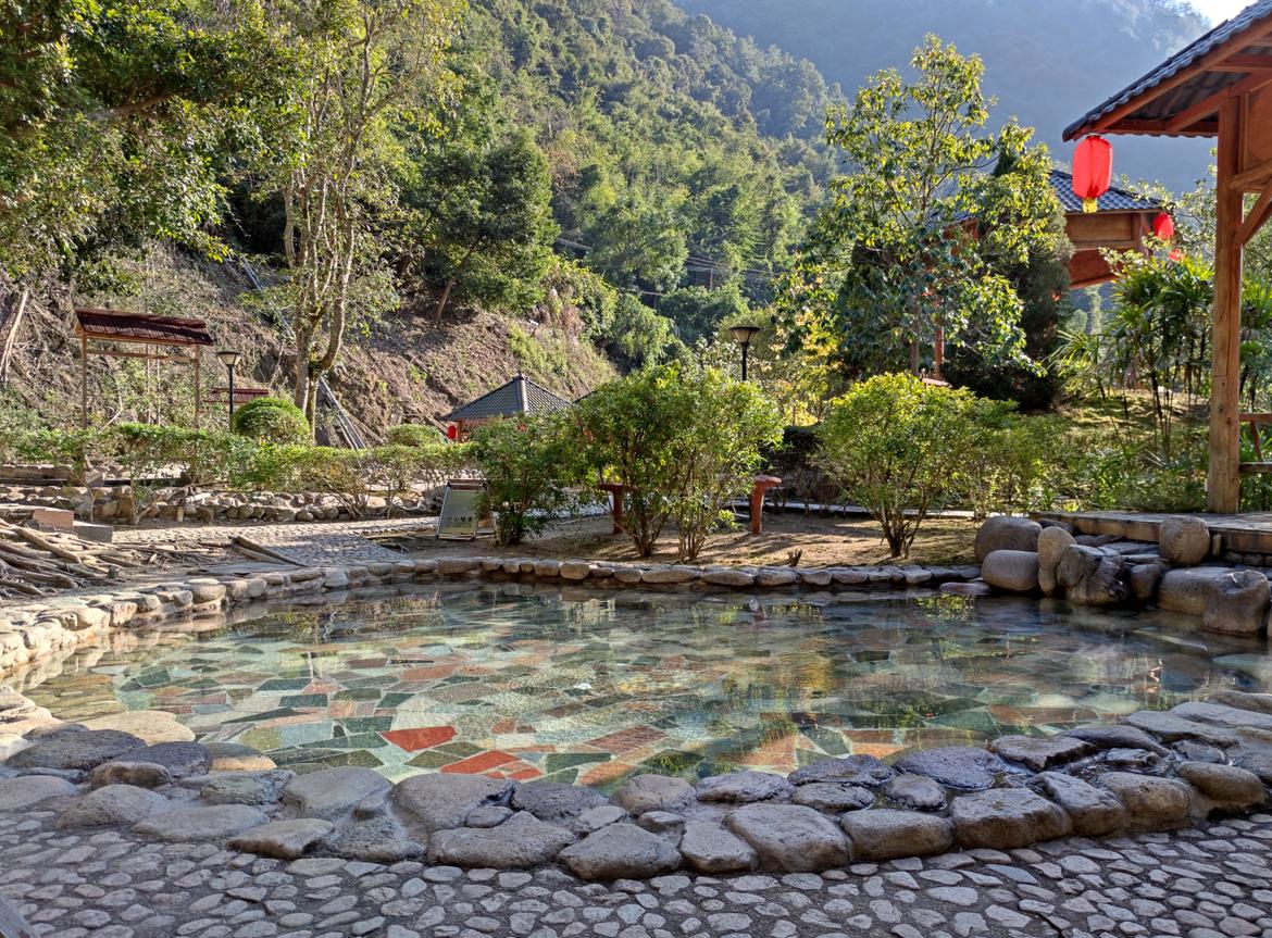 清远避暑温泉山庄,清远森林温泉