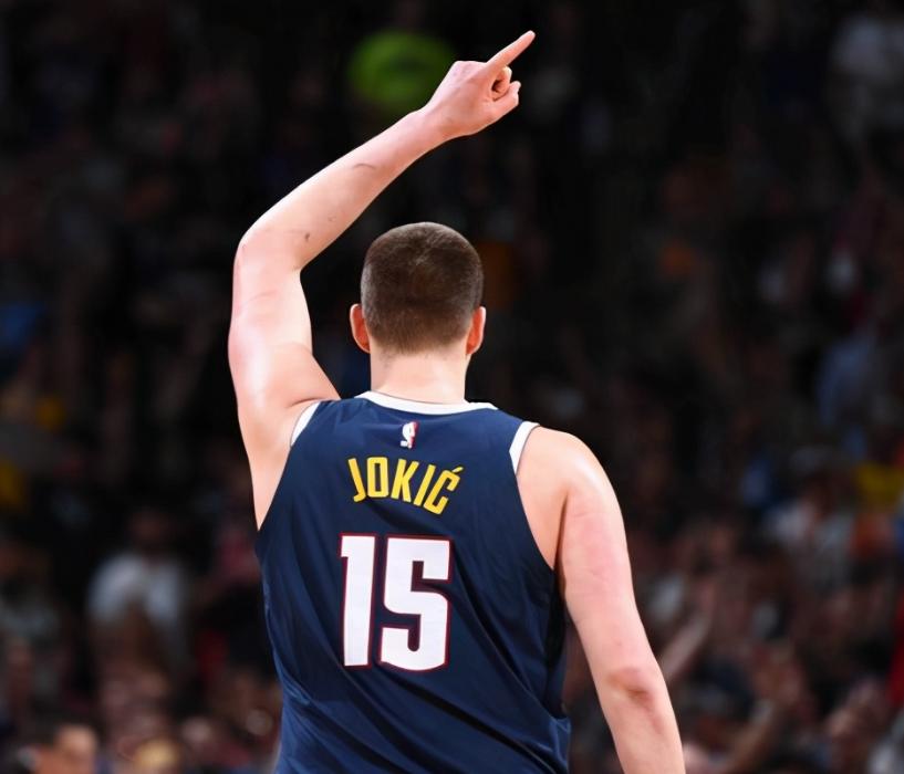 约基奇谈安东尼球衣退役,约基奇太胖