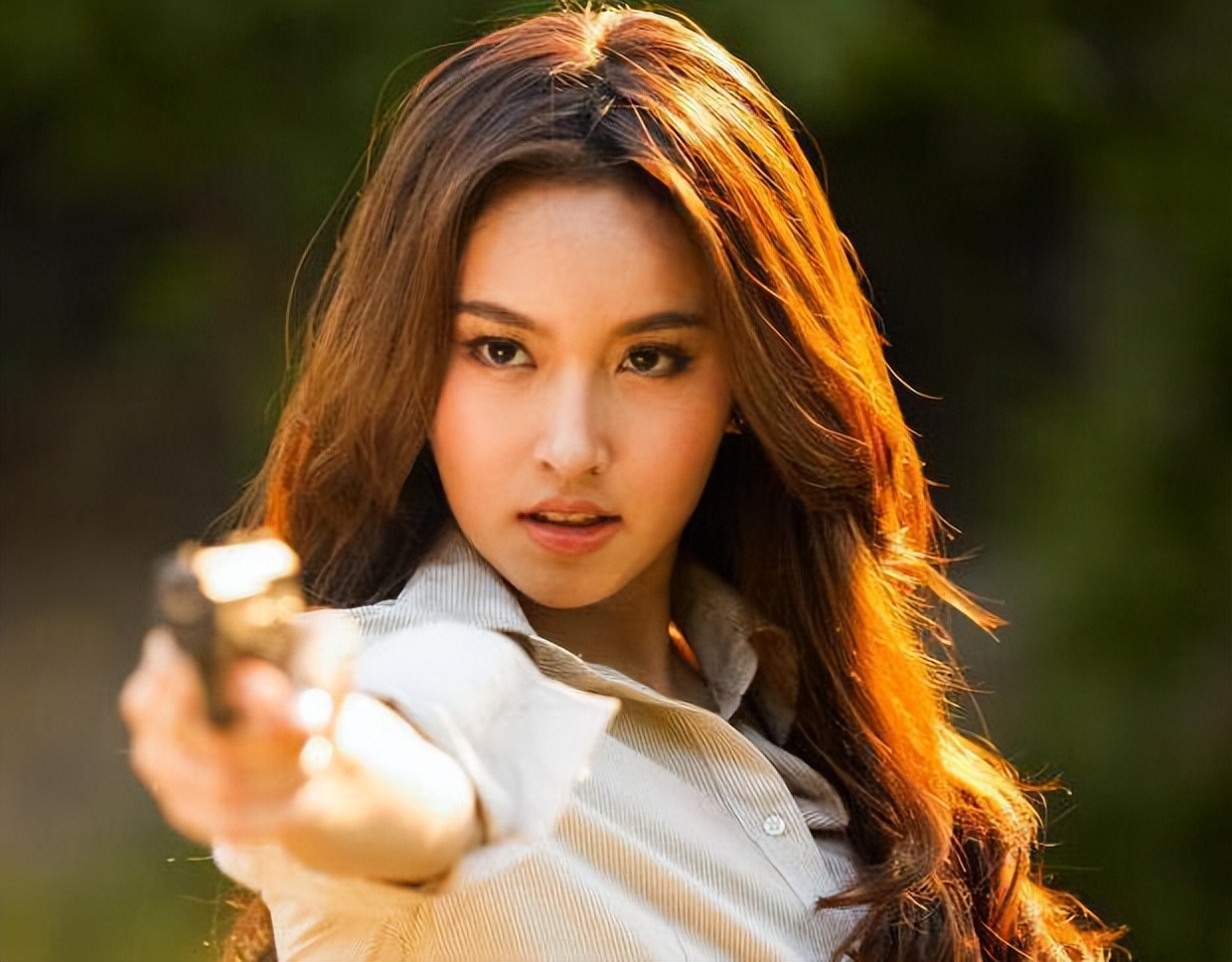 泰国最美人妖皇后嫁中国富商,泰国女星像angelababy