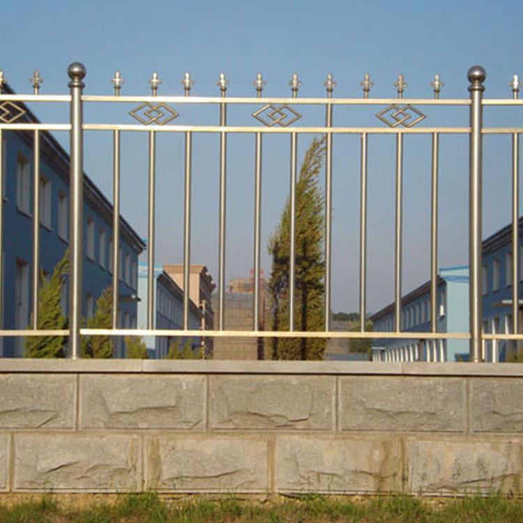 广州做阳台上的不锈钢护栏,不锈钢阳台护栏是不是最耐用