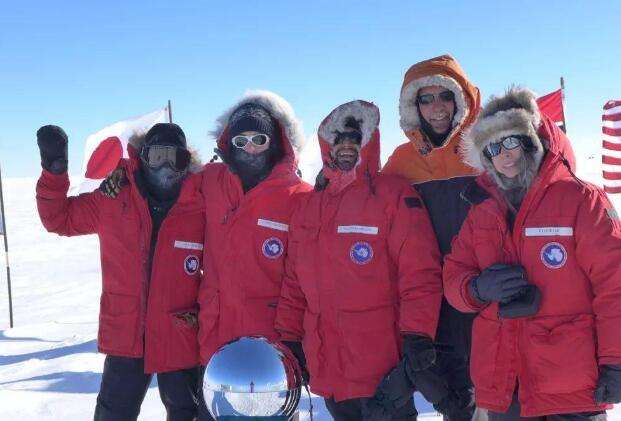 加拿大鹅主要经营什么,加拿大鹅为什么销量提高了