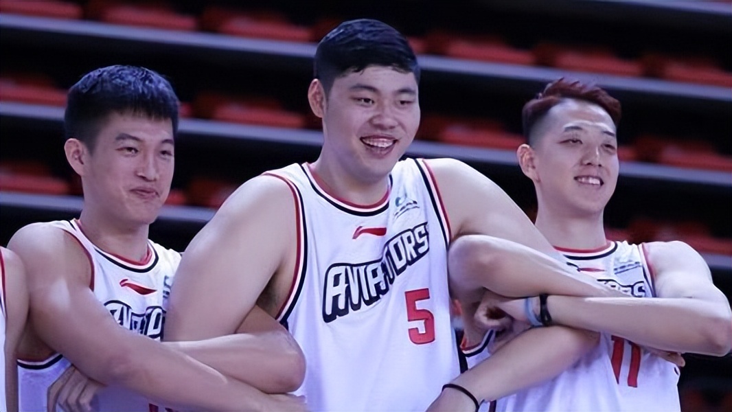 官宣！2米18内线悍将加盟福建队杜锋错失易建联接班人