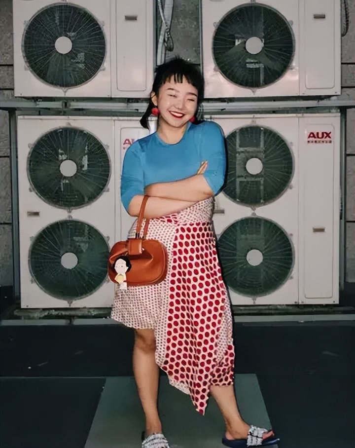 辣目洋子连续翻车,辣目洋子将礼物挂二手平台