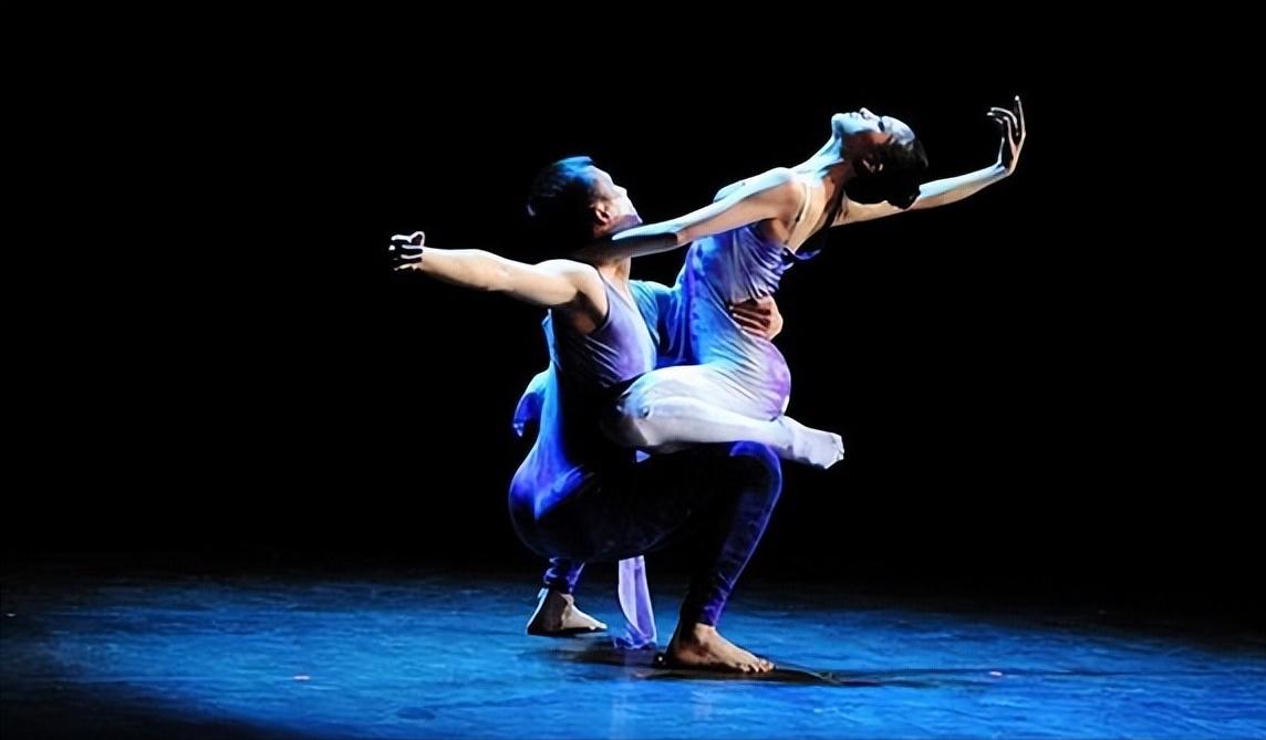 古美洲舞蹈仪式与庆典：宗教、社会和身份的象征意义