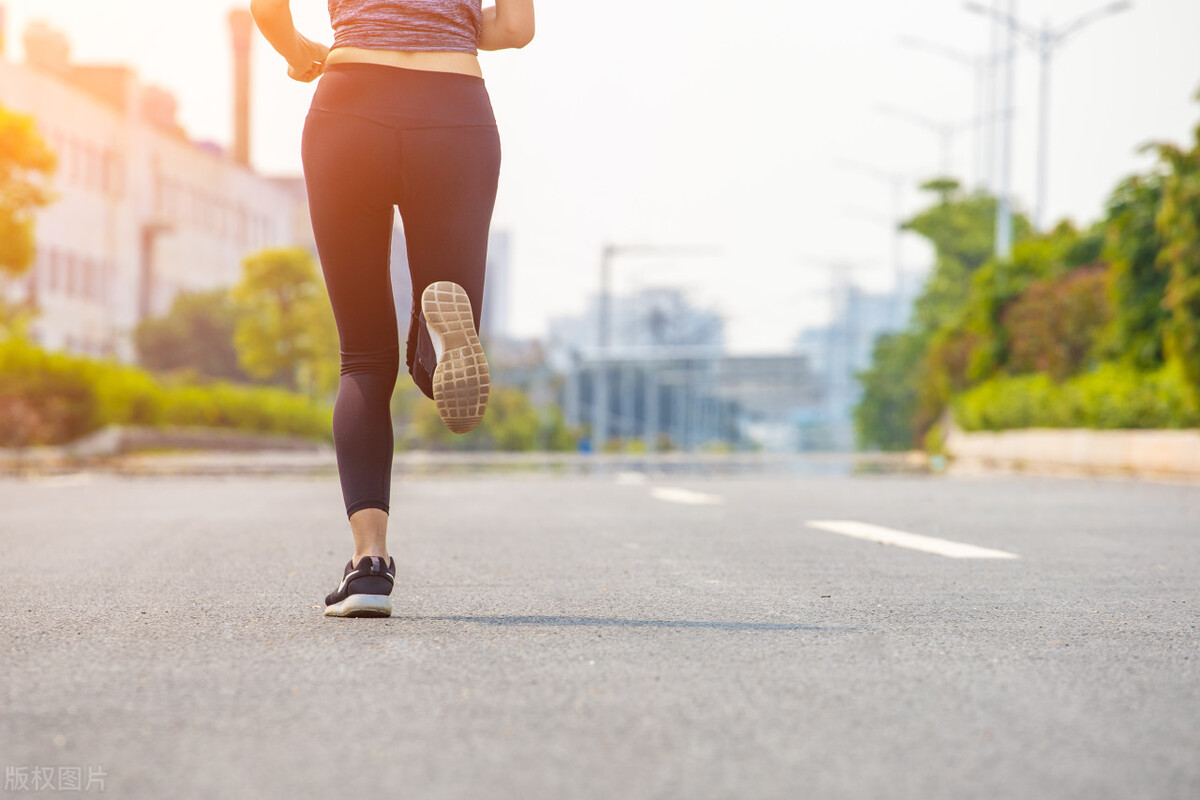 跑步为什么一开始很累后面会轻松,跑步该怎么跑才一点也不累