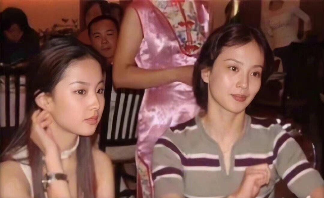 看合影才知道刘亦菲有多美,看了刘亦菲和素人的合影