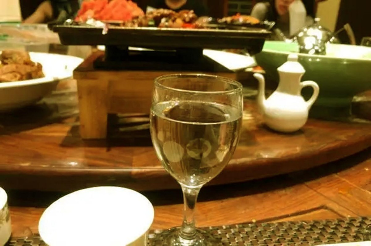 在酒桌上从不敬酒的人,酒桌上不喝酒的人会是什么人