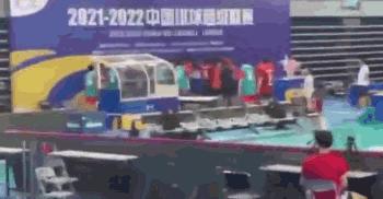 一个看不惯一个，津苏排球是怎么了？女排互相伤害男排则大打出手