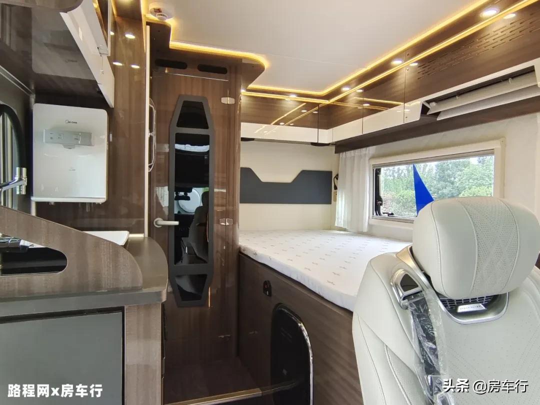 最新款进口顶级依维柯b型房车,依维柯房车推荐10万到20万之间7座