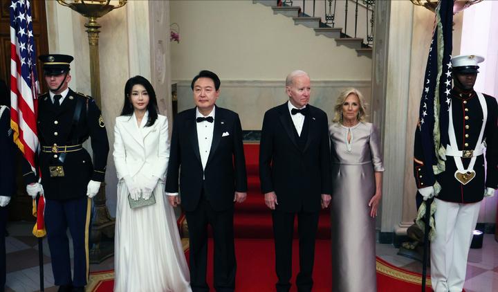 韩第一夫人,韩国第一夫人闪耀亮相国宴