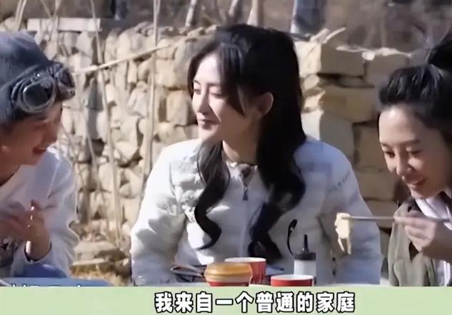 谢娜为什么会被何炅三次直呼其名,46岁的谢娜现在怎么样了