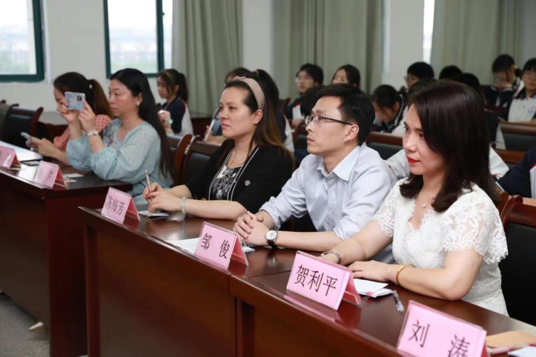 英语演讲风采大赛,英韵飞扬精彩绽放logo