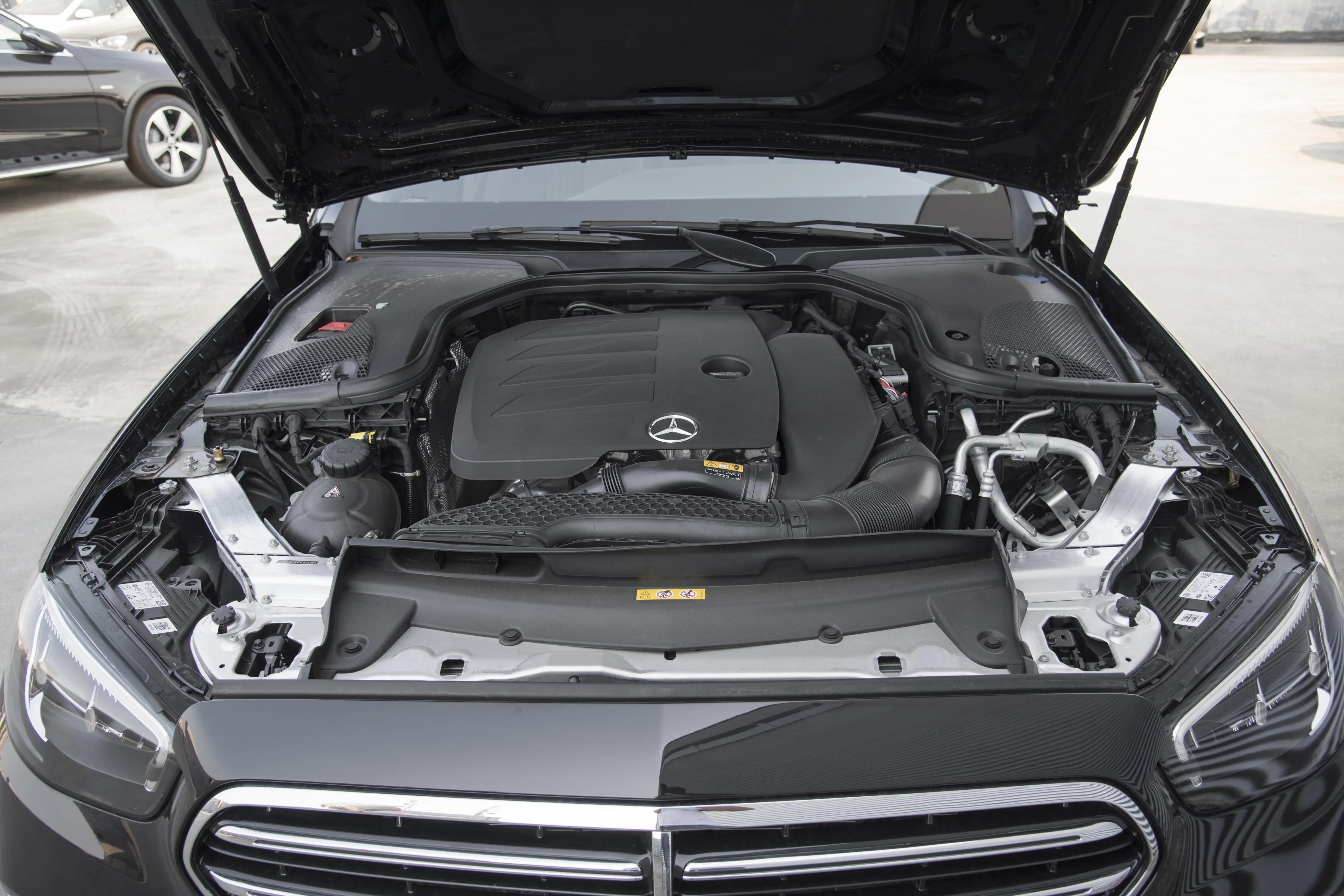 30天卖了16400辆，降幅达到6.08万，奔驰E级到底有多香？