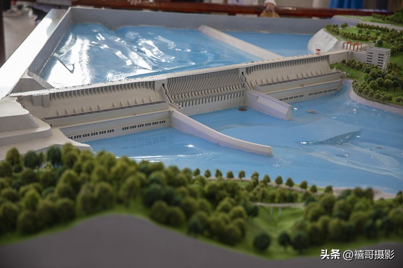 长江三峡一号游轮过三峡大坝,长江三峡旅游攻略三峡大坝