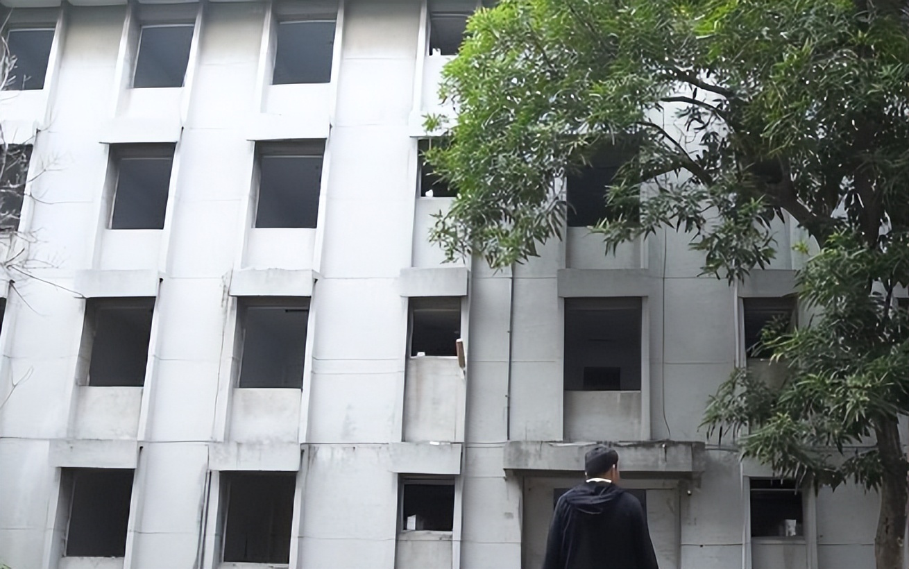 台湾“灵魂摆渡人”，20年间自费送200位老兵回家，感动海峡两岸