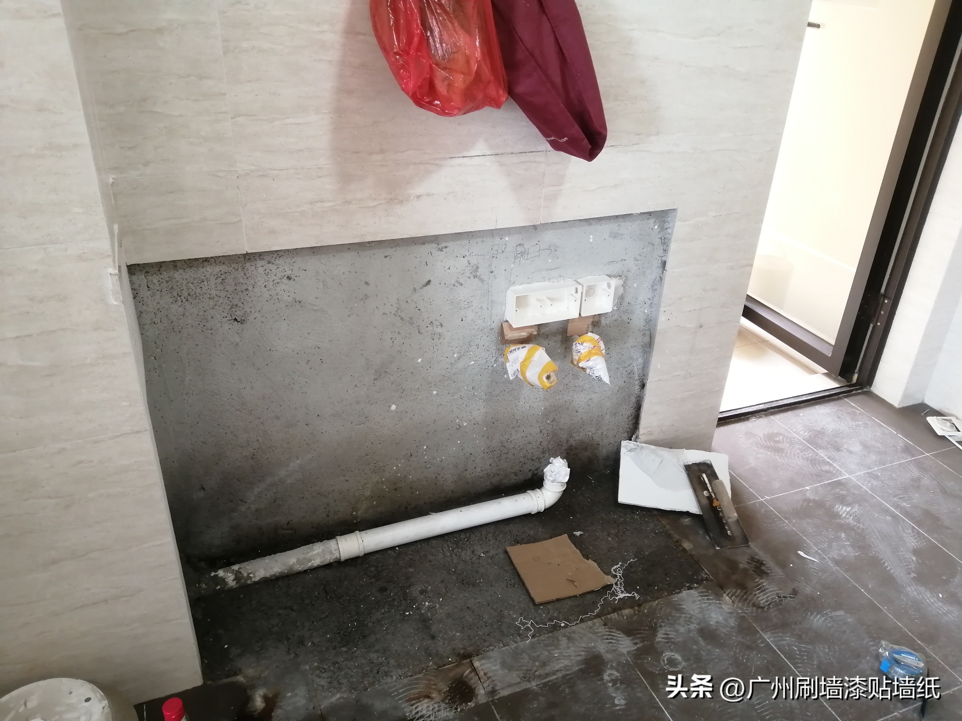 广州刷墙师傅的装修日记,厨房墙壁砖贴胶