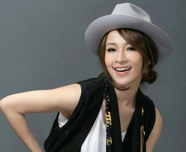 43岁萧亚轩,萧亚轩40岁换18个男友