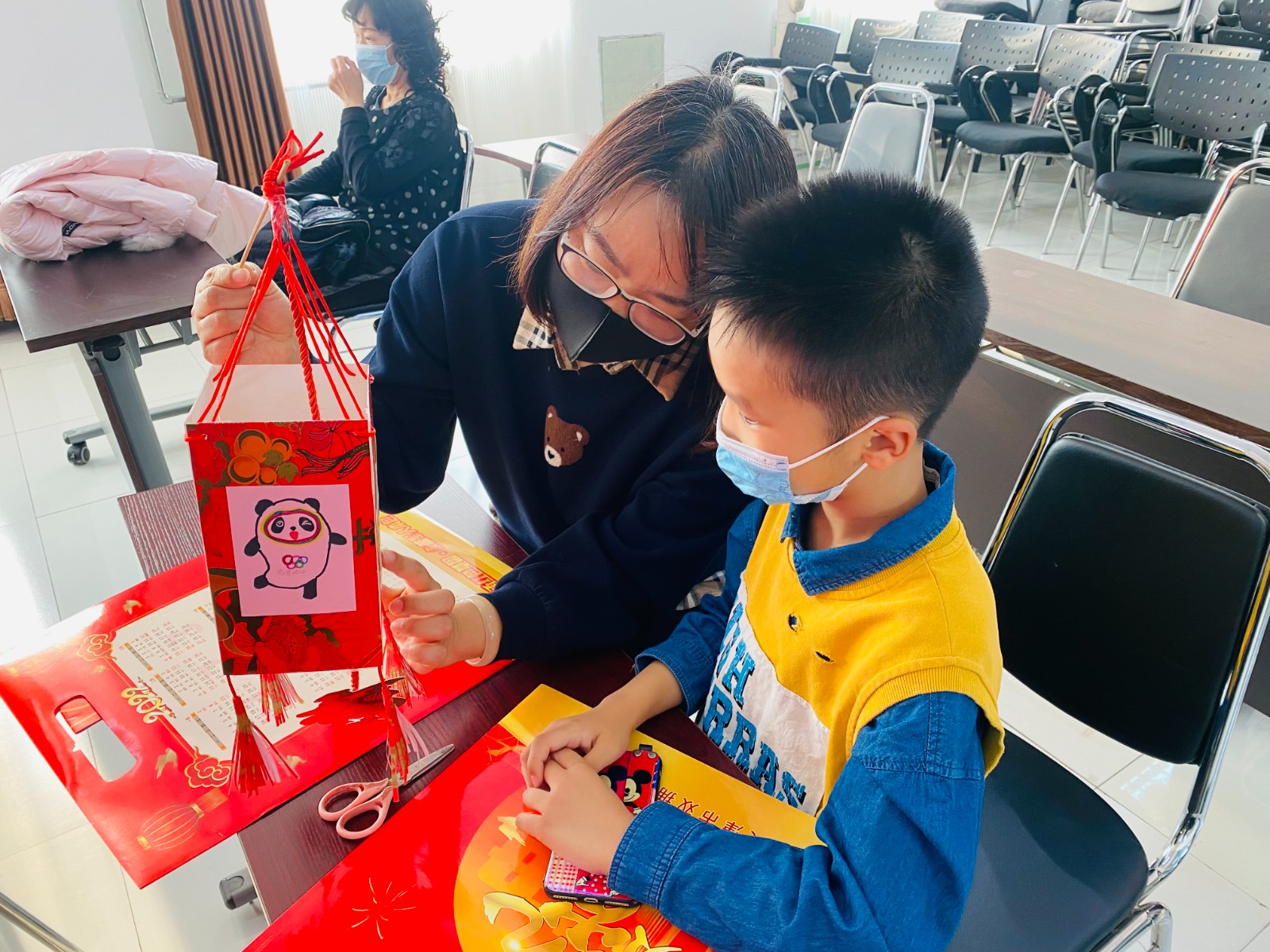 春节变废为宝创意灯笼,美术课正月十五闹元宵灯笼怎么做