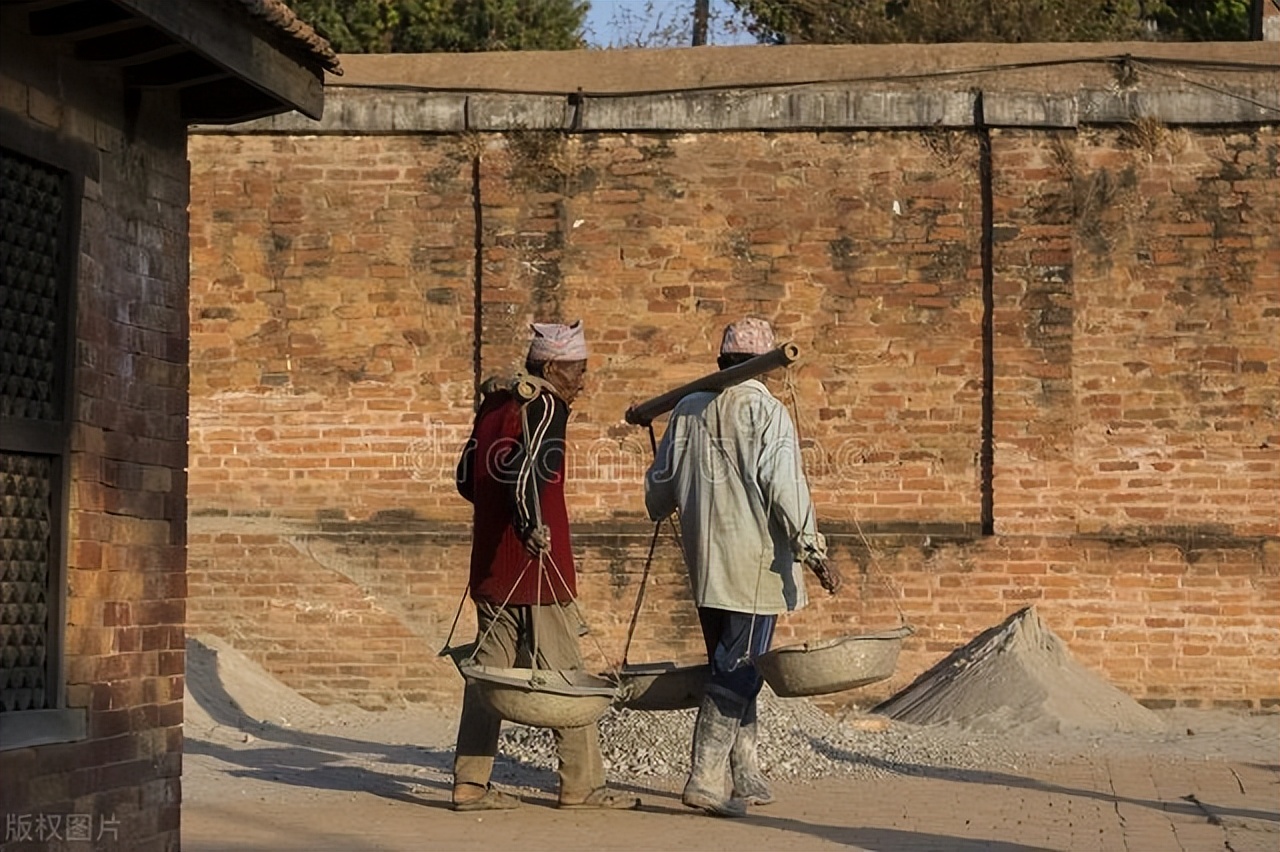 迪拜富得流油可以买什么,为什么说迪拜富得流油