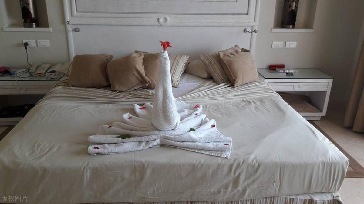 卧室床选2米长还是2.2米,卧室的床要选高的还是低的