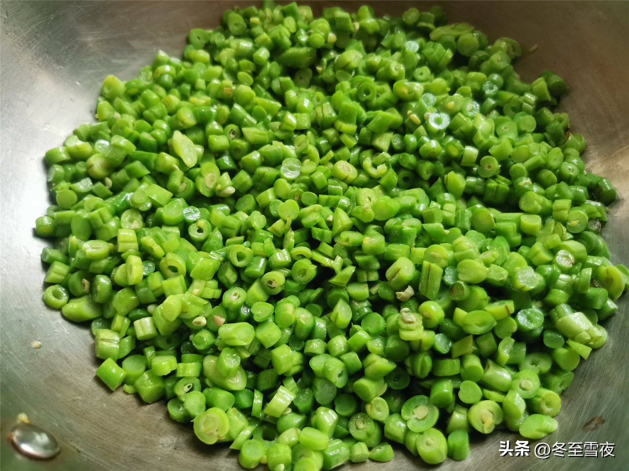 教你在家学做豆角包子馅,吃包子搭配什么肉菜