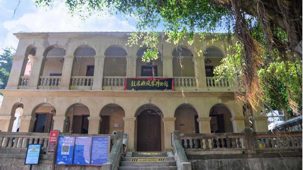 暑假我们来到了中国闻名的鼓浪屿,鼓浪屿暑假免费游玩攻略