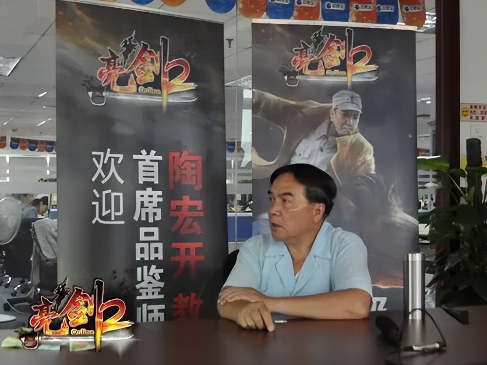 身价百亿老板被暴打,亏损42亿老板被抓