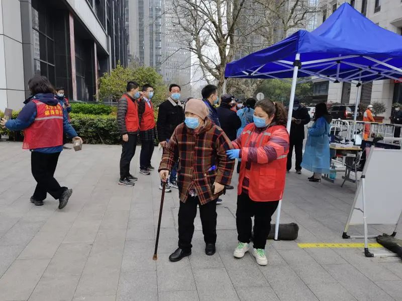 文明实践共筑防线齐心战“疫”志愿同行