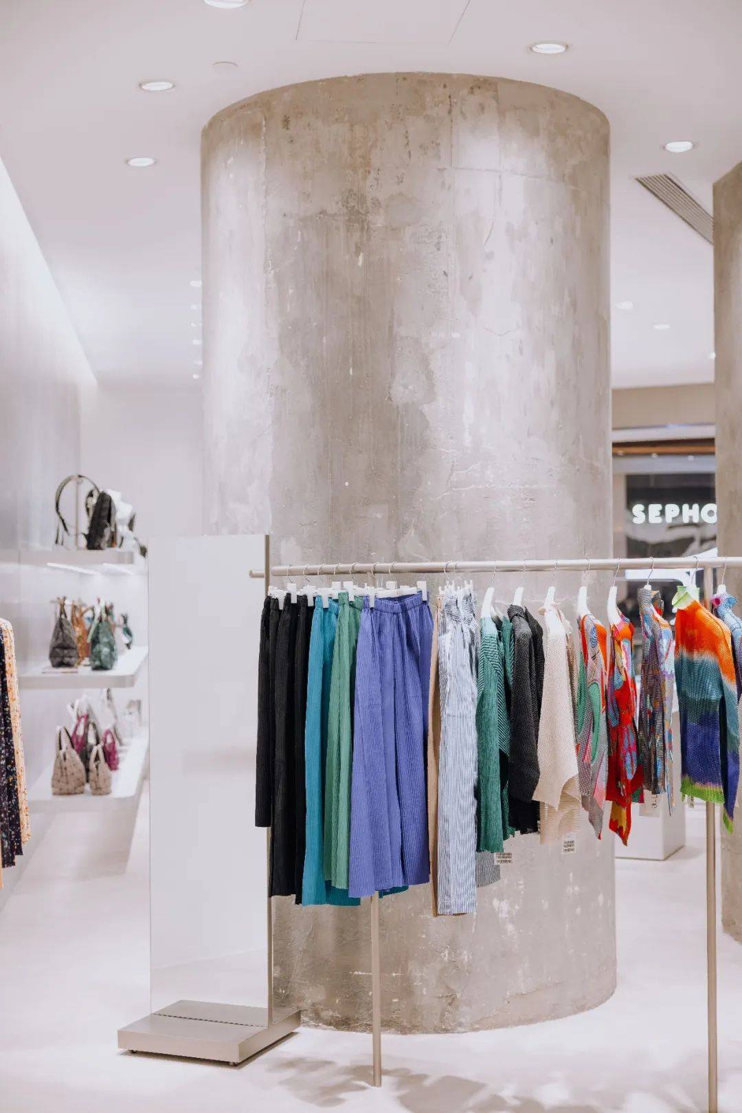 三宅一生水桶包2021,2023年第一只大牌包包