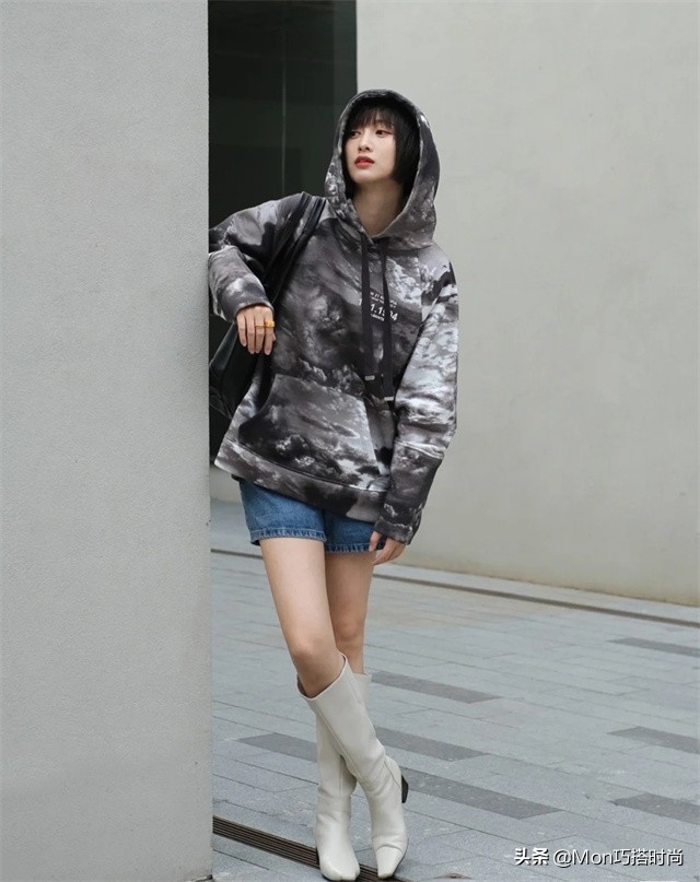 卫衣搭配宽松直筒牛仔裤好看吗,卫衣搭什么版型的牛仔裤好看