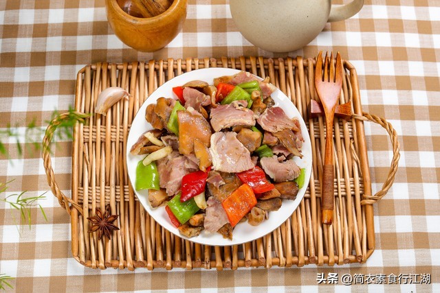 她做保姆这些年之豪门生活全集,她做保姆这些年之豪门生活第一集