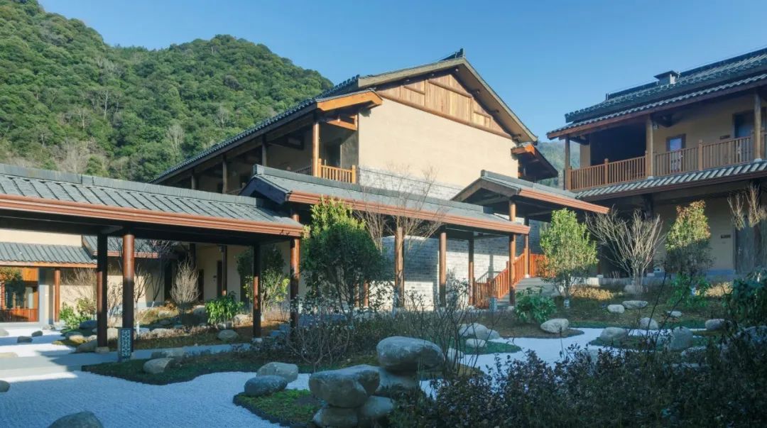 石台聚龙牯牛降酒店品牌定位,牯牛降聚龙大酒店野奢大床房