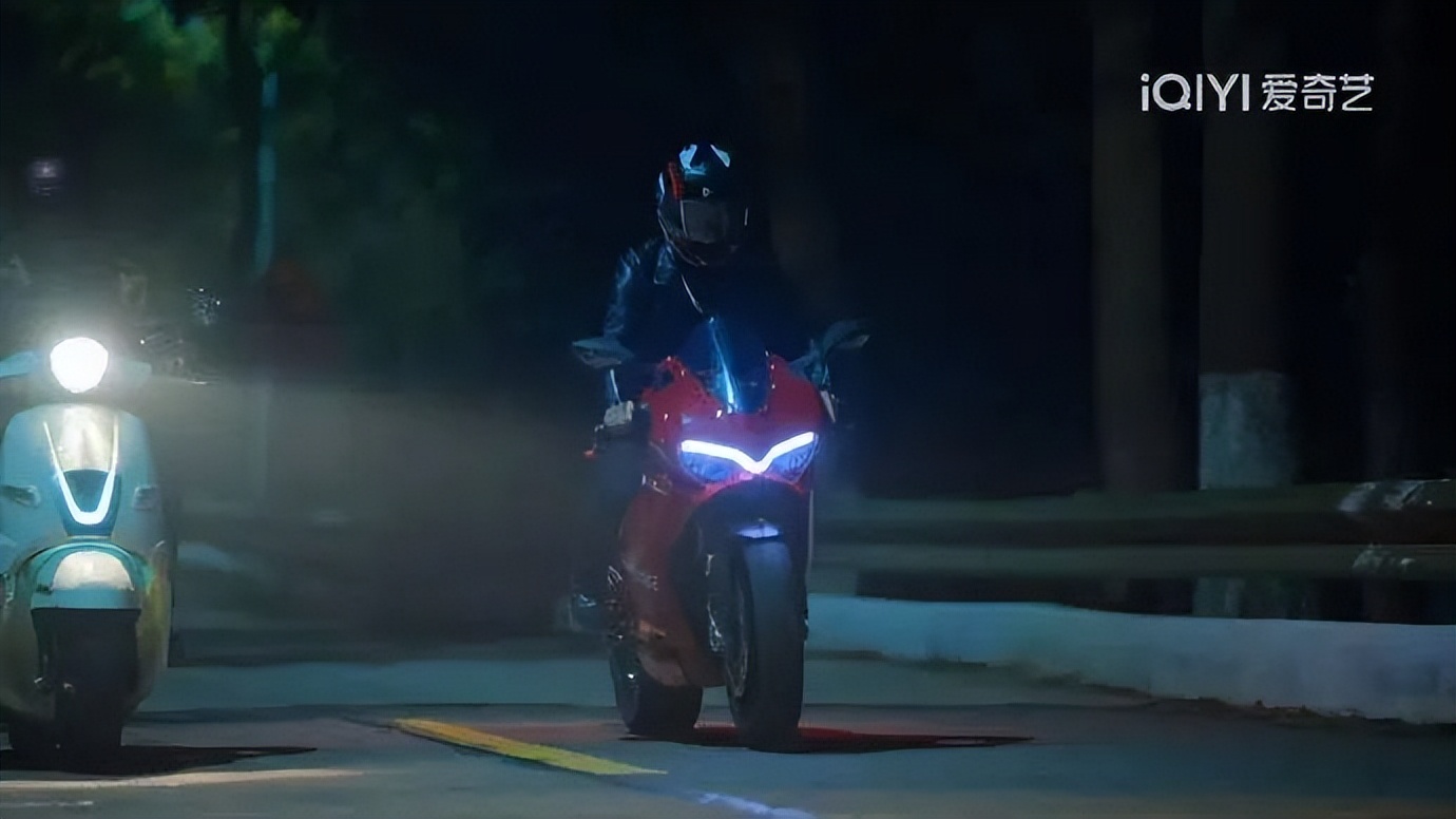 狂飙陈书婷霸气时刻,狂飙陈书婷开的车