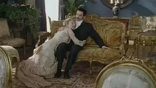 《漂亮朋友》让你明白天才靠什么玩转上流社会，野心家的教科书