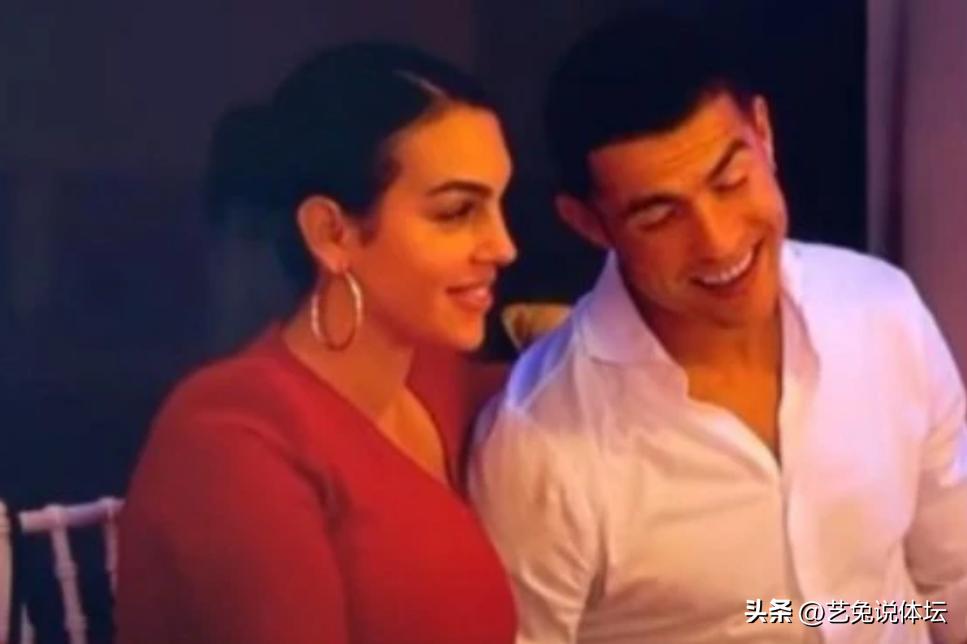 C罗招手，梅西出走，欧洲联赛被瓜分，世界体坛要大洗牌！