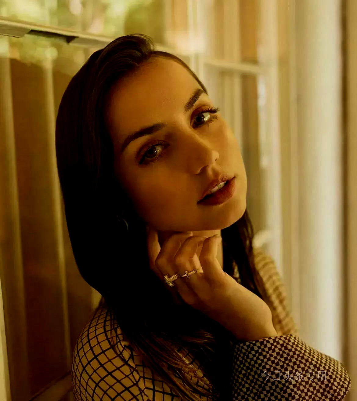 安娜德阿玛斯霸气图片,安娜德阿玛斯绝美