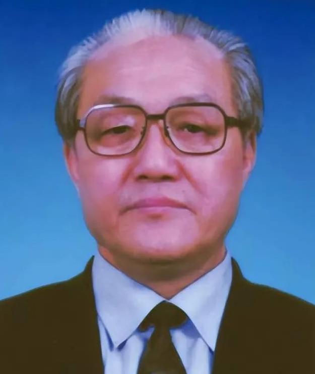 他是第一任重庆市委书记，曾主政哈尔滨，查办“东北乔四”